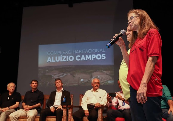 Prefeitura  retoma assinatura de contratos para os  contemplados do Aluízio Campos nesta segunda-feira