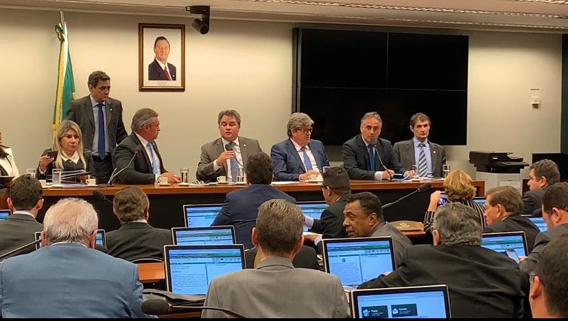 Em reunião com a bancada federal, Romero pede apoio a projetos para Campina Grande no valor total de R$ 110 milhões