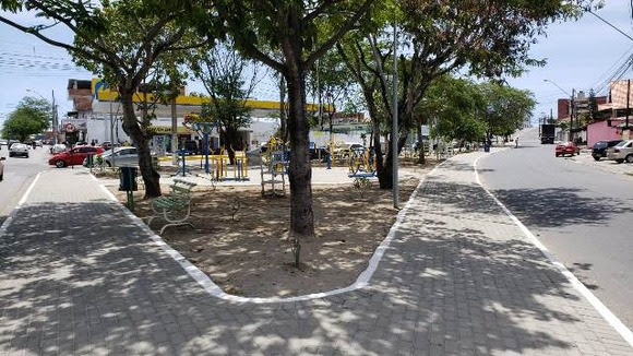 Prefeito Romero Rodrigues inaugura mais uma praça com academia popular