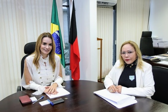 Em Brasília, secretária Eva Gouveia participa do lançamento do programa Vida Saudável e tem audiência no Senado Federal