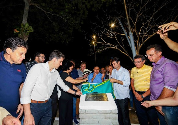 Prefeito Romero Rodrigues inaugura a Praça Vereador  Lula Cabral e beneficia moradores do Belo Monte