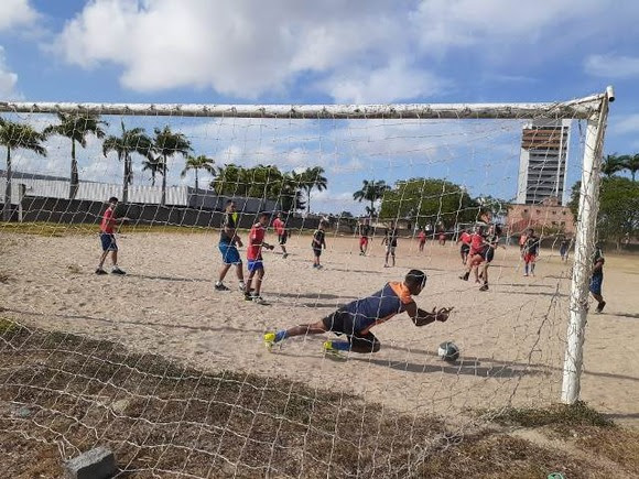 Associação de Karate Sport Center encera o ano com clima festivo e “racha de futebol”