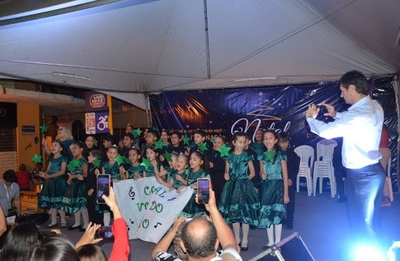 Romero aciona Túnel de Luz da Maciel Pinheiro e destaca esforço para consagrar Campina Grande como o Natal do Nordeste