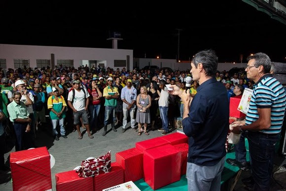 Como faz há sete anos, Romero prestigia festa de confraternização dos servidores da Sesuma