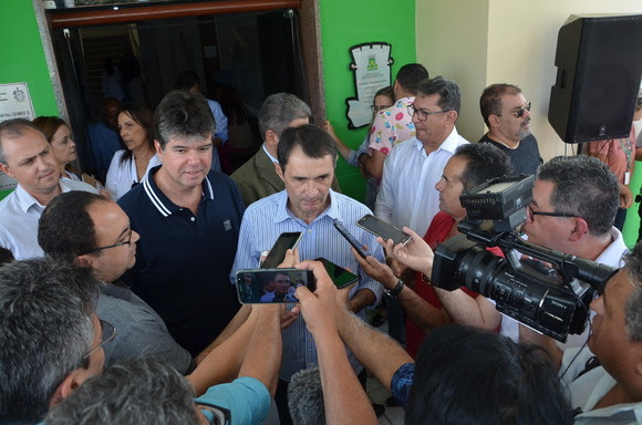 Romero lança programas, entrega tomógrafo e veículos  e vistoria obras do Centro de Hemodiálise