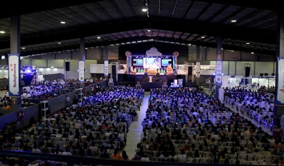 Bispos de Caruaru e de Campina Grande celebram missa  no Crescer 2020 e reúnem 15 mil pessoas, em Campina