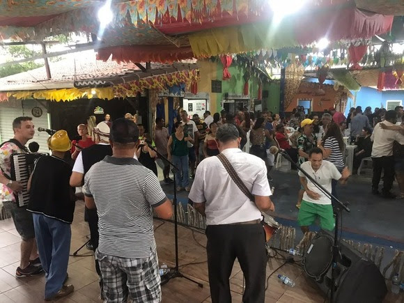 Hoje tem arrasta pé na Vila do Artesão com Forró Campina