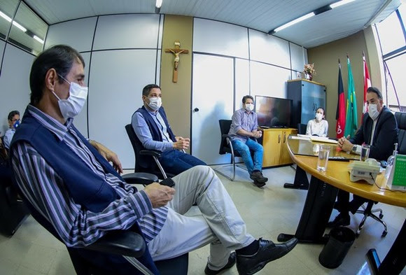 Romero recebe doação do Fórum Afonso Campos para a compra de quatro respiradores