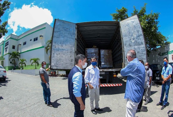 Romero recebe doação de 3 mil peças da Coteminas para a rede hospitalar de Campina Grande