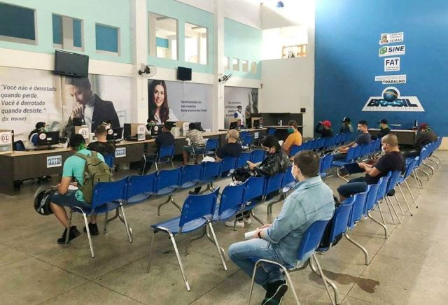 Aumenta de 10 para 150 o número de atendimentos diários no Setor de Seguro-Desemprego no Sine Municipal