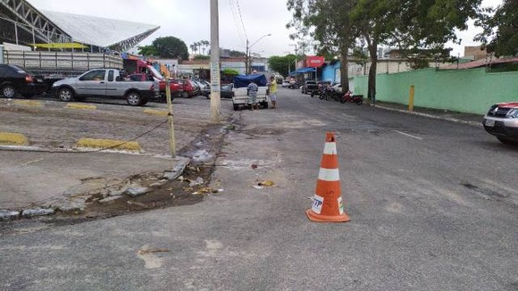 Agentes da STTP interditam ruas do bairro da Prata durante operação Feira Livre em prevenção ao Covid-19