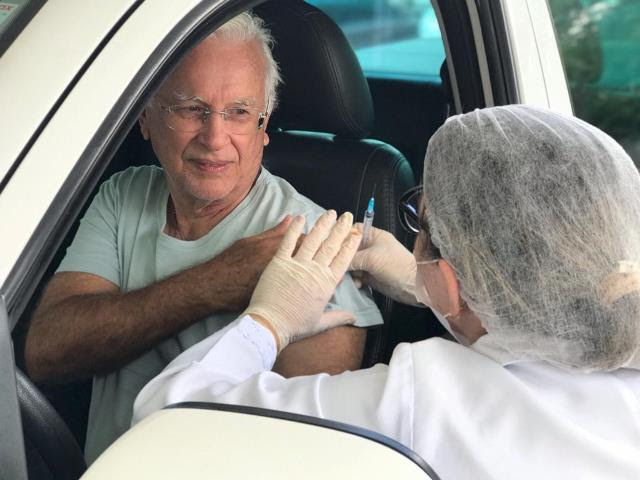 Secretaria de Saúde realiza vacinação de taxistas e abre imunização para grupos retardatários