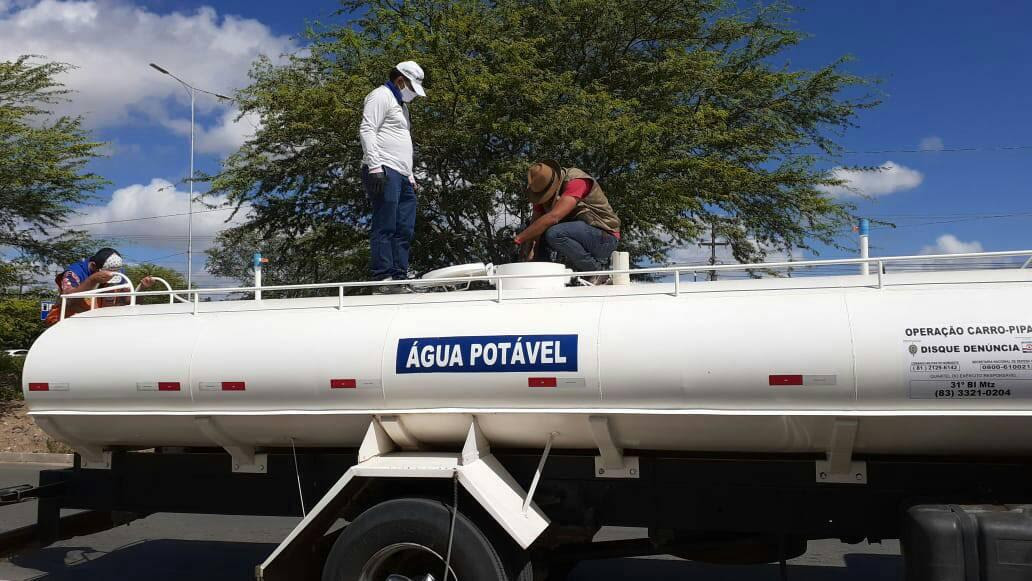 Defesa Civil e Vigilância Sanitária acompanham a Operação Carro-Pipa