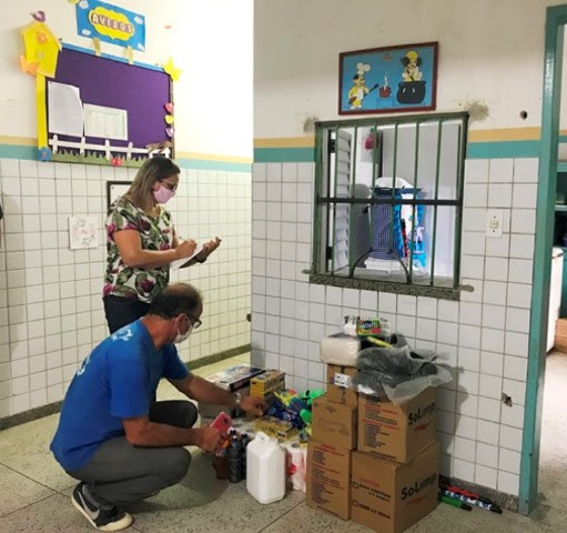 Prefeitura intensifica entrega de kits de EPIs, produtos de higiene pessoal e de limpeza em unidades de ensino