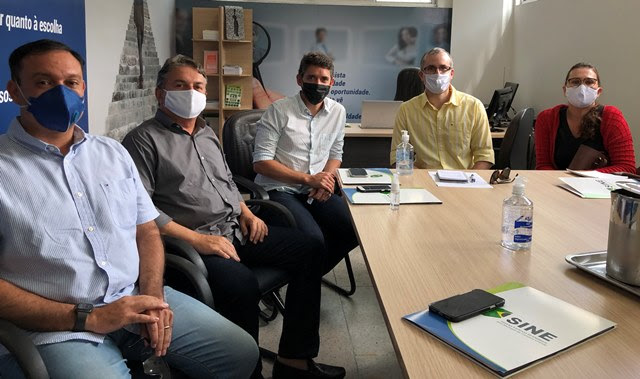 Presidente do Sinduscon visita o Sine Municipal