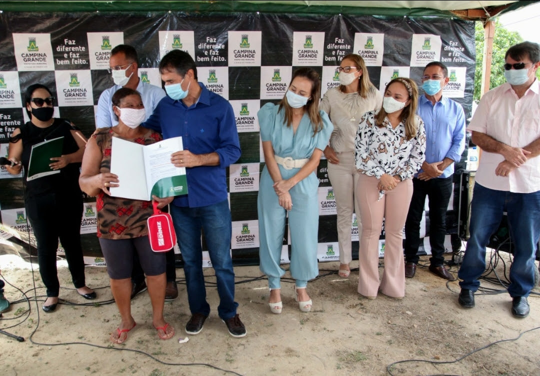 MINHA CASA LEGAL: Romero fez entrega de 80 títulos de garantia de propriedade no Araxá, nesta quarta