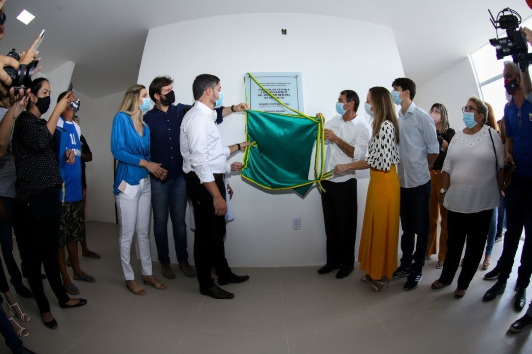 Romero inaugura a primeira etapa Hospital da Criança e do Adolescente de Campina Grande e recebe homenagens pelo êxito da gestão