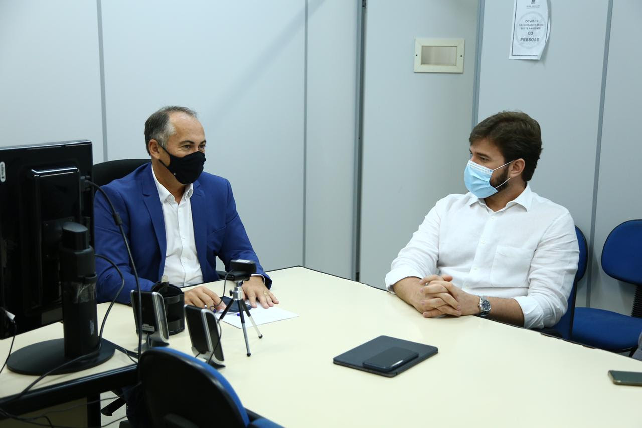 Bruno acerta com o juiz Alexandre Trineto detalhes da diplomação virtual, na próxima quinta-feira