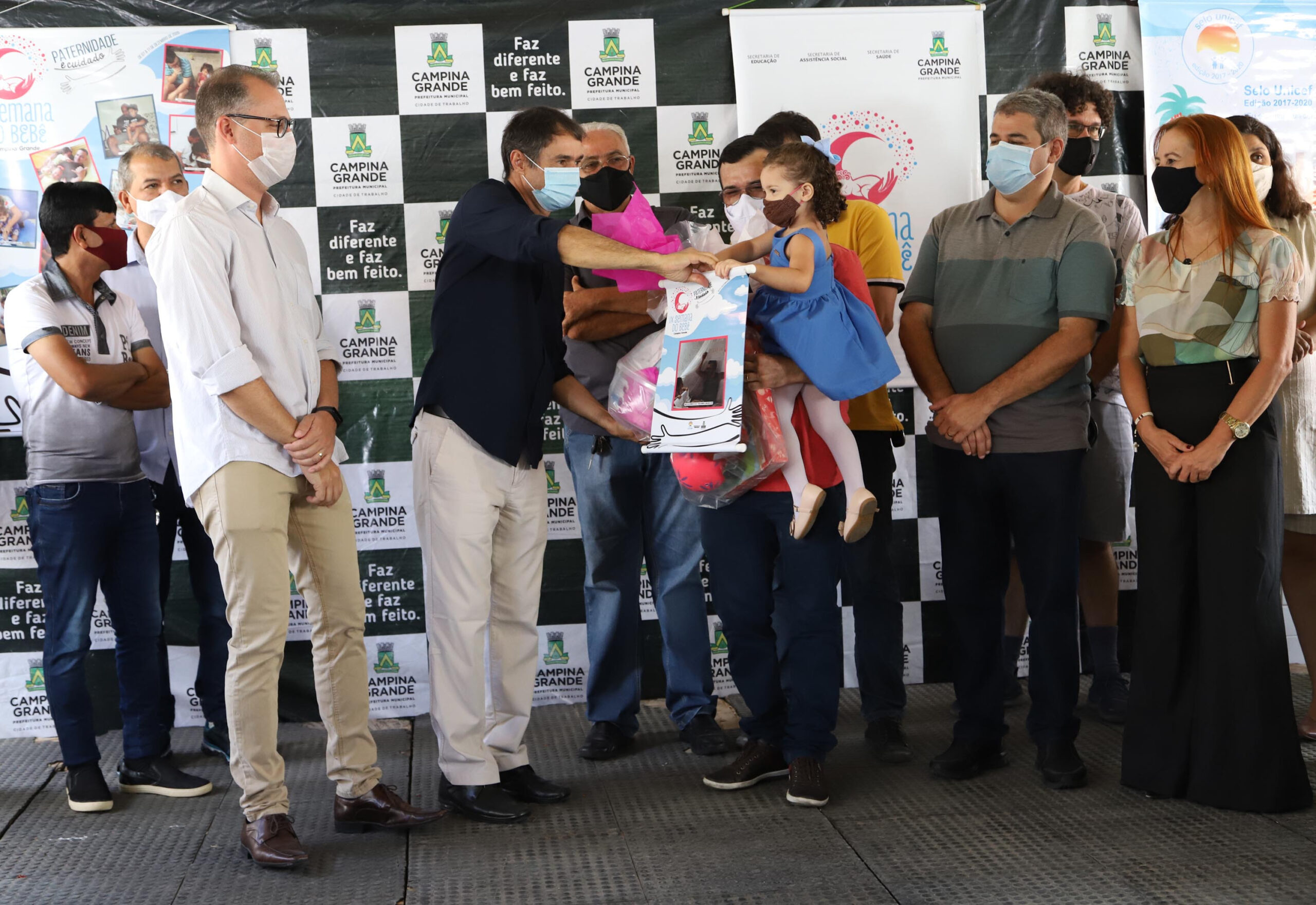 Romero inaugura a Creche Célia Cirne, no José   Pinheiro, e encerra IX Semana do Bebê