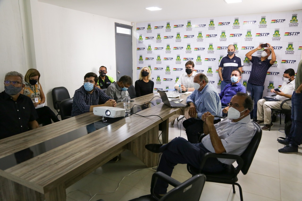 Bruno recebe empresários do setor de transporte público, que alegam dificuldades extremas para manter o sistema em funcionamento na cidade