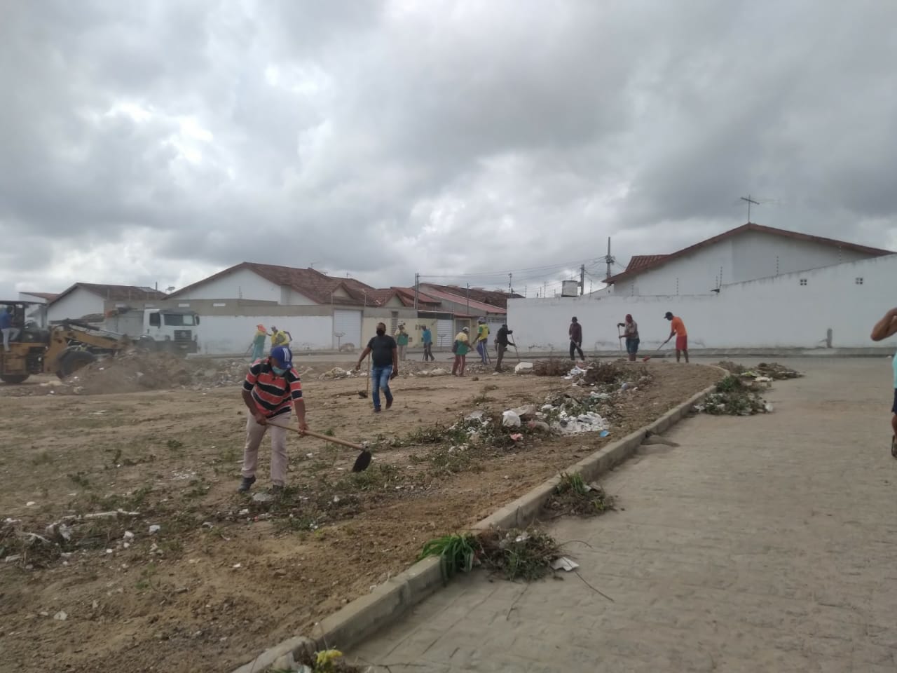 Sesuma intensifica mutirão da limpeza em vários  bairros de Campina e nos Distritos de Campina Grande