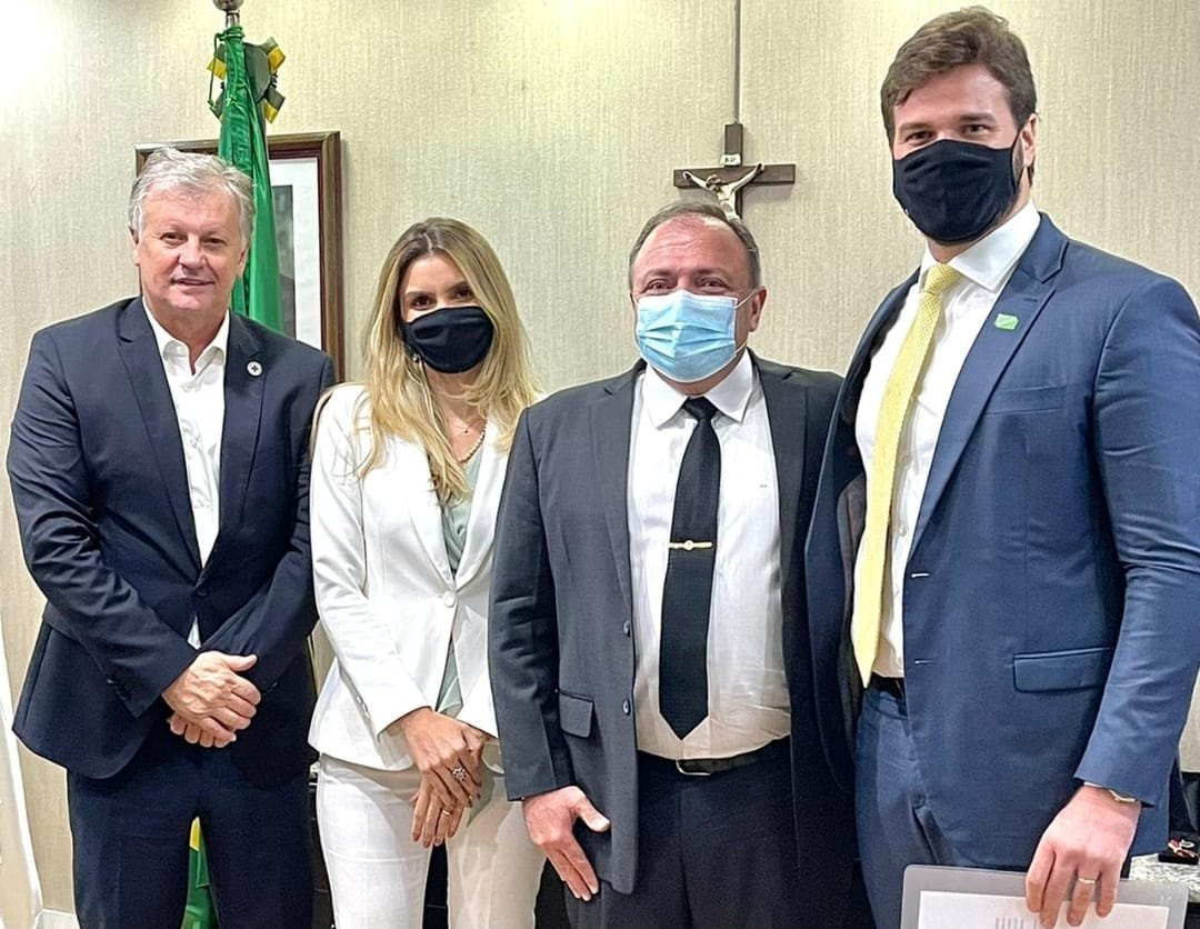 Bruno é recebido por Eduardo Pazuello e pede recursos e equipamentos para reforçar enfrentamento à covid-19, em Campina Grande