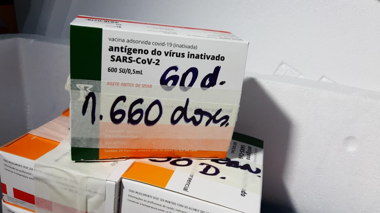 Secretaria de Saúde de Campina Grande recebe 4.800 doses de vacina e programa vacinação de idosos de 80 a 89 anos