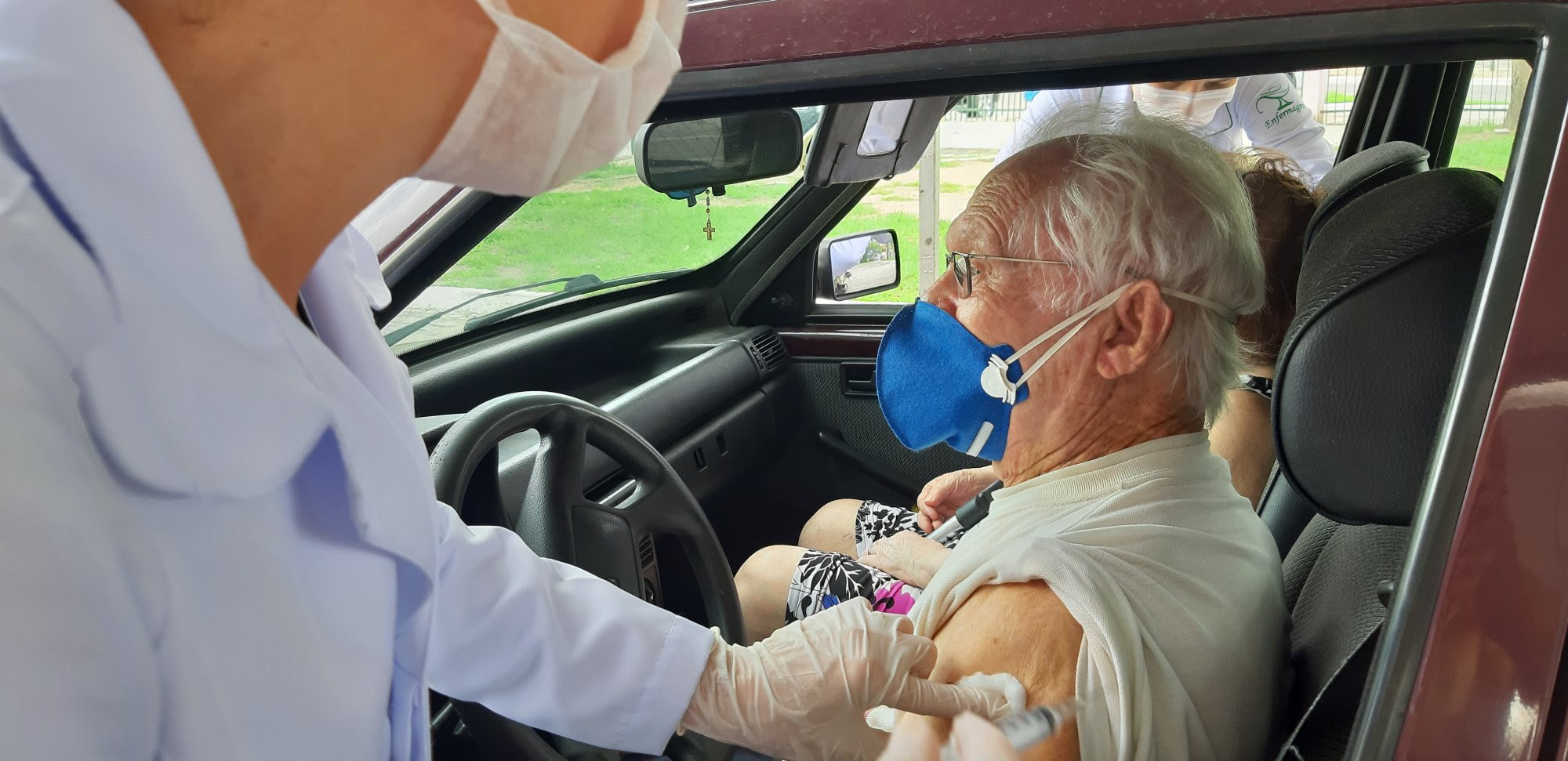 Secretaria de Saúde realiza drive-thru de vacinação de idosos, a partir de 90 anos, no próximo sábado