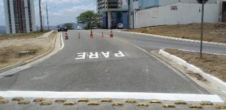 Prefeitura prossegue cronograma de serviços de melhorias na sinalização viária de ruas e avenidas de Campina Grande