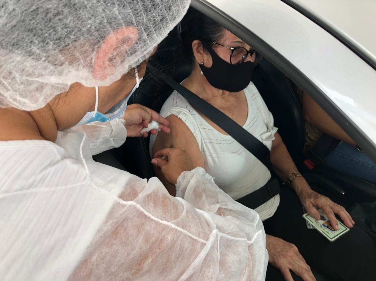 COVID-19: Secretaria de Saúde de Campina Grande vacina mais de 10 mil pessoas em uma semana