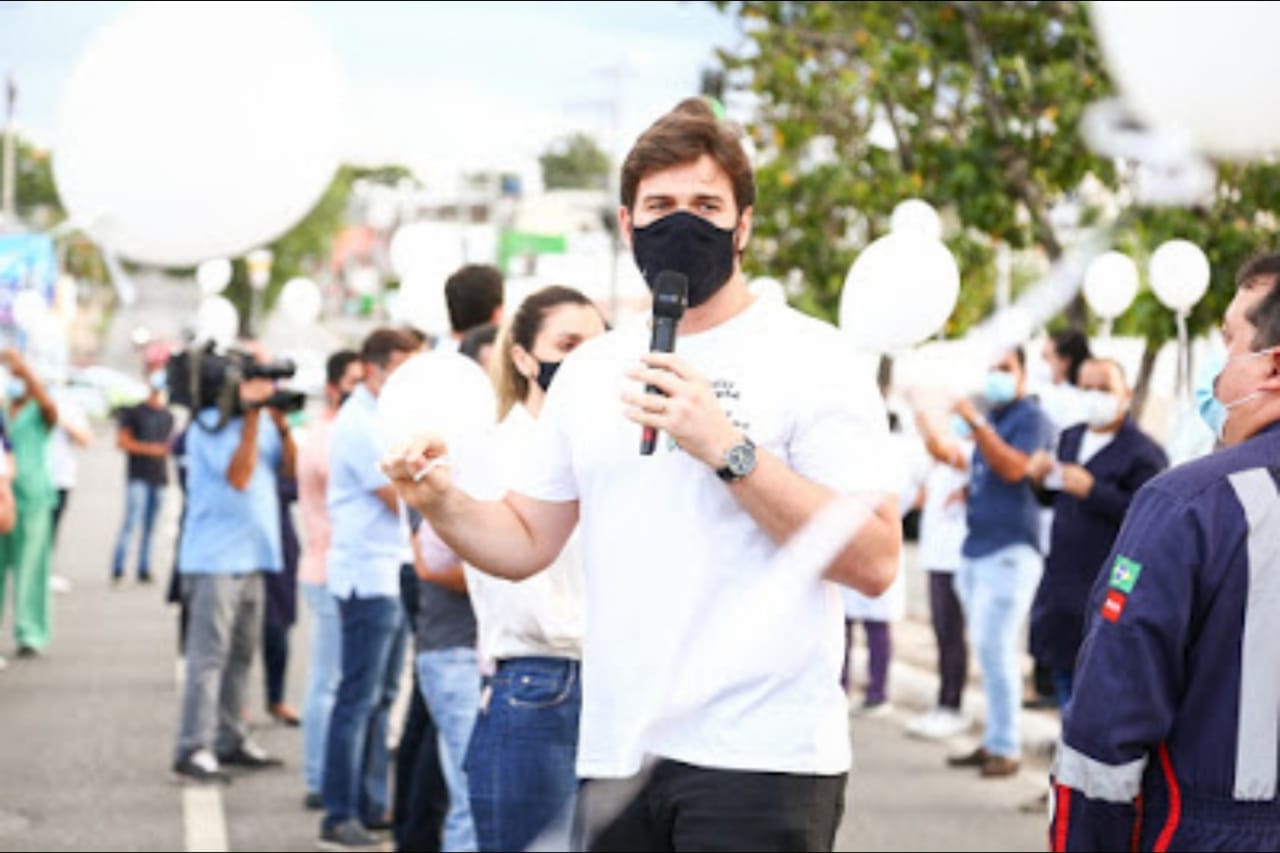 Bruno lidera homenagem aos profissionais que atuam na linha de frente do combate à Covid-19 em Campina Grande
