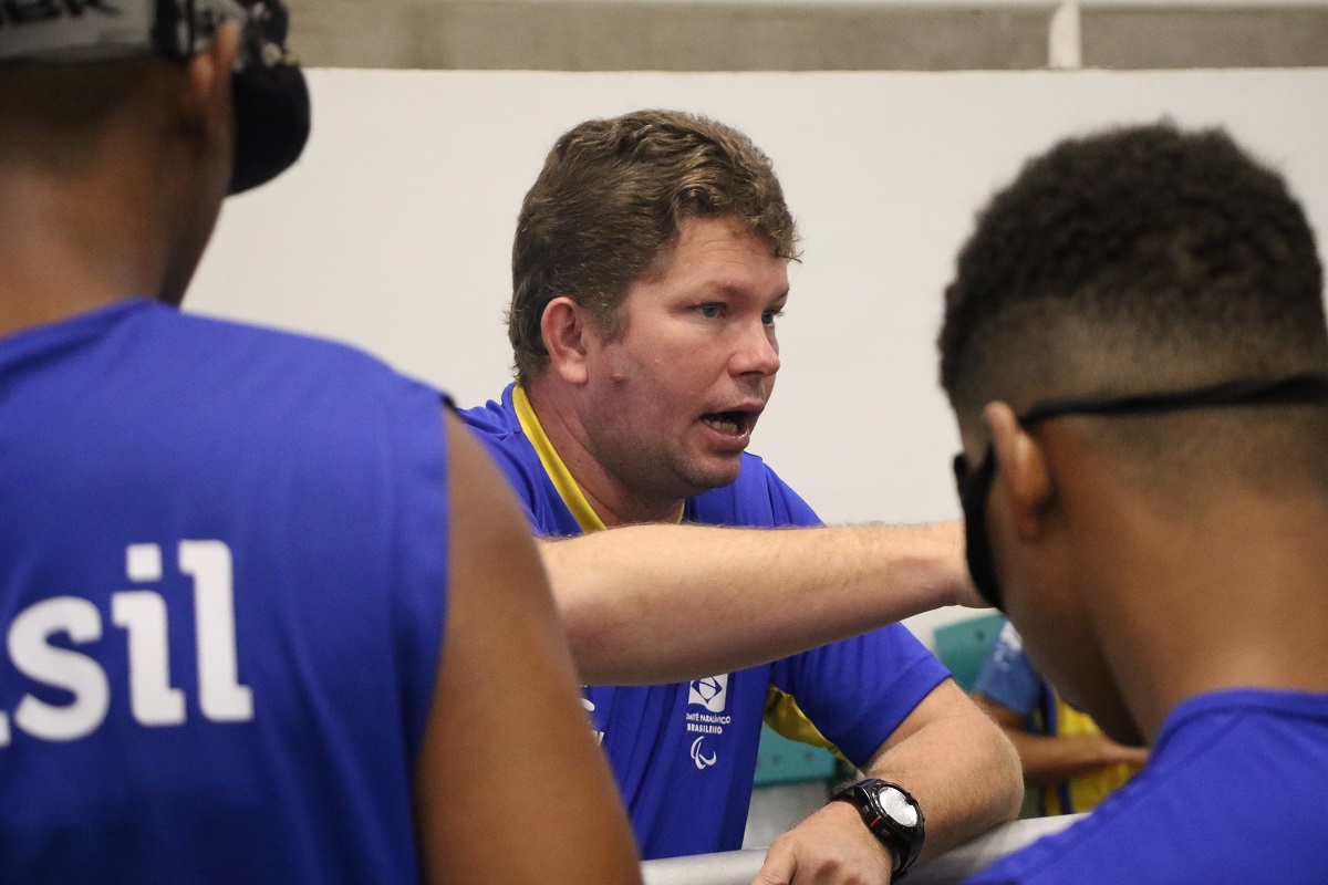 Treinador da Seleção Brasileira de Futebol de 5 desenvolve projeto de Paradesporto em Campina