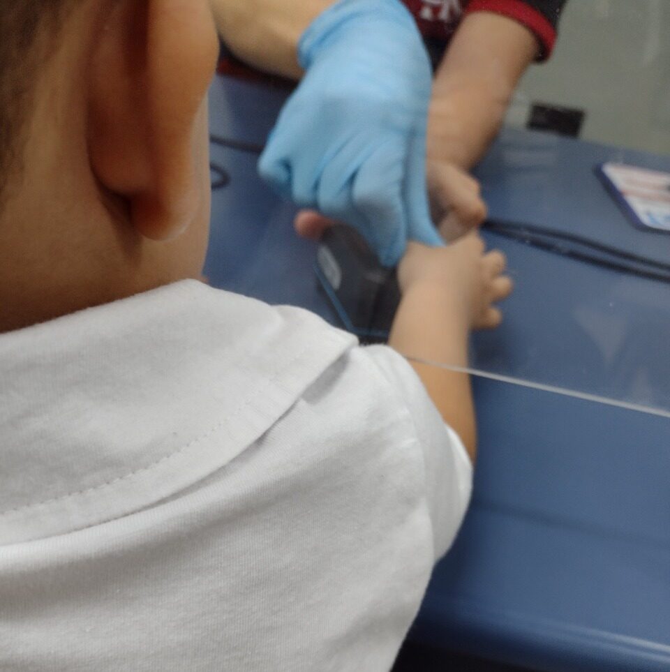 Seduc, Ministério Público e IPC realizam ação de emissão de carteiras de identidade para alunos de creches municipais