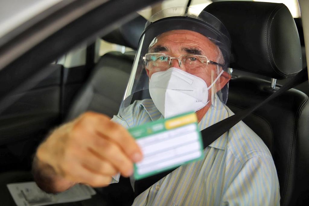 Neste sábado Secretaria de Saúde também realiza drive-thru com segunda dose da vacina para idosos a partir de 90 anos