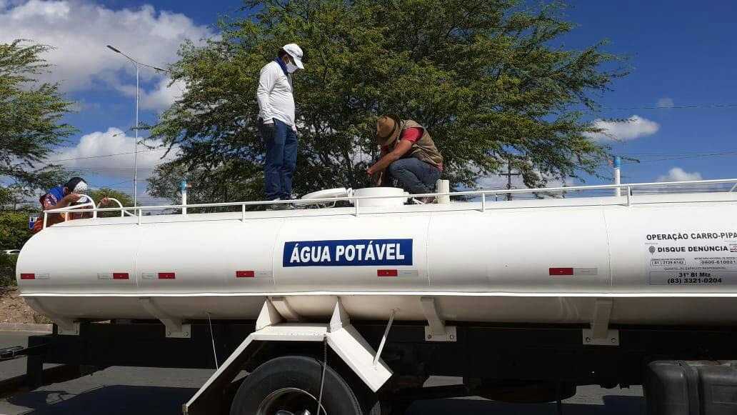 Começa a distribuição de água potável através da Operação Carro-Pipa do mês de abril