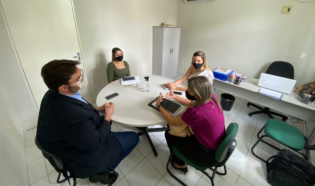Secretário de Educação e primeira-dama reúnem-se buscando integrar setores em benefício dos alunos