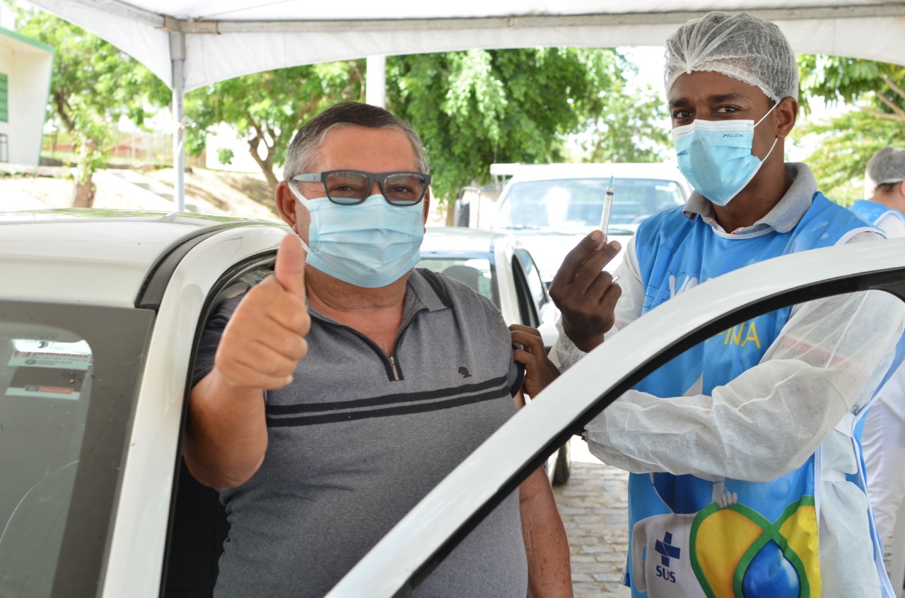 COVID-19: Campina Grande avança na vacinação para pessoas com comorbidades e, nesta sexta-feira, atende público de 58 e 57 anos