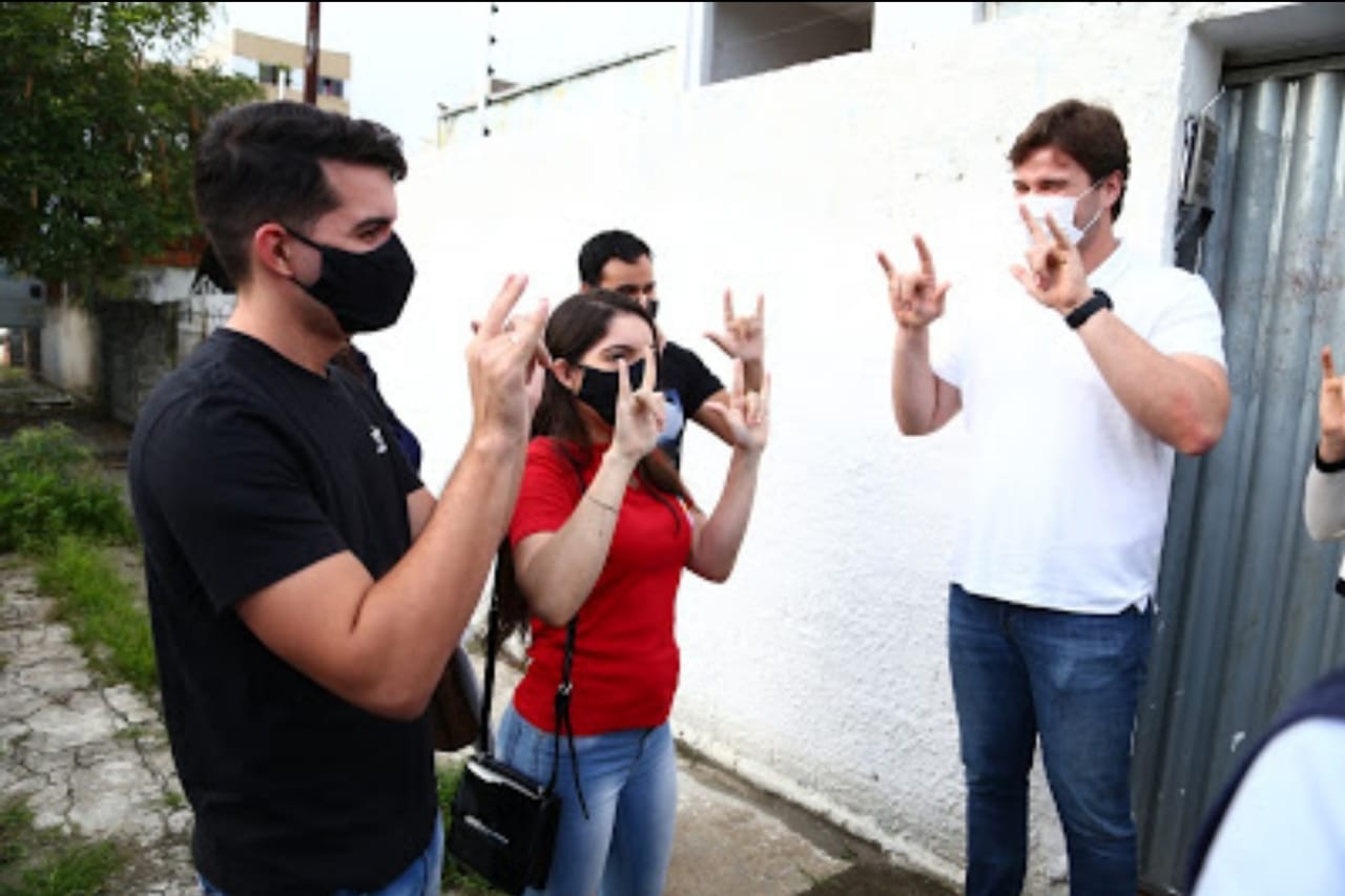 COMPROMISSO HONRADO: Com base em lei de subvenções, Bruno anuncia apoio financeiro para a Associação dos Surdos de Campina Grande