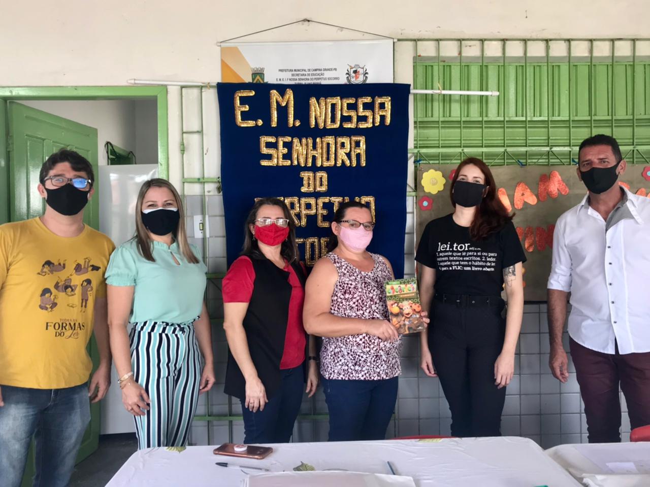 Alunos de escolas do Sítio Estreito recebem doação de livros infantis