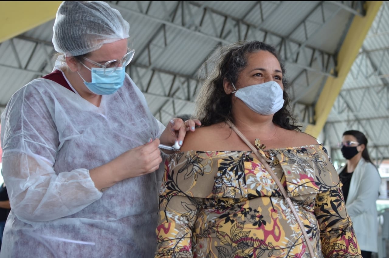 COVID-19: Campina Grande aplica segundas doses de Coronavac pendentes em 10,5 mil pessoas, na tarde e noite desta quarta