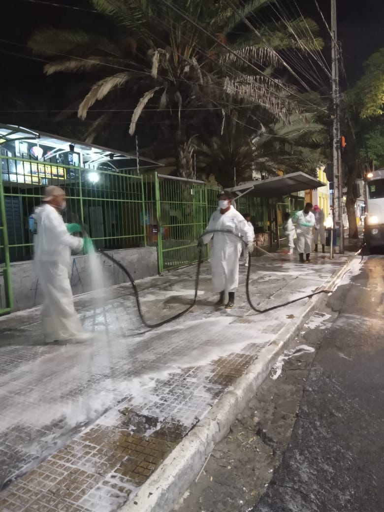 COVID-19: Brigada de Higienização da Prefeitura de Campina Grande intensifica ações de limpeza nas feiras e mercados