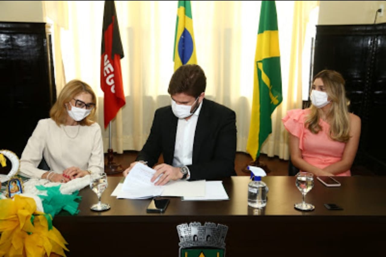Bruno assina acordo técnico com o Programa Famílias Fortes, do governo federal