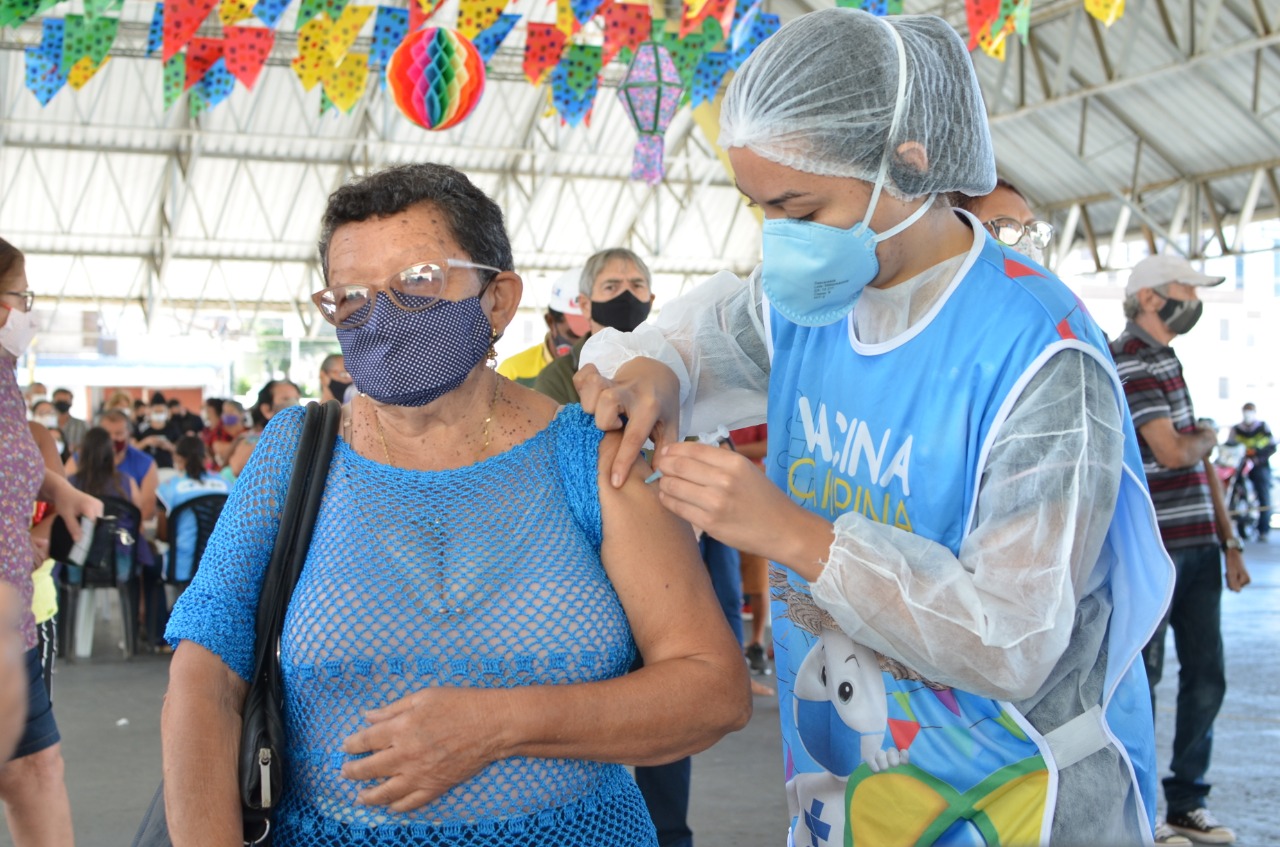COVID-19: Campina Grande vacina gestantes, puérperas e aplica segundas doses de AstraZeneca nesta quinta-feira