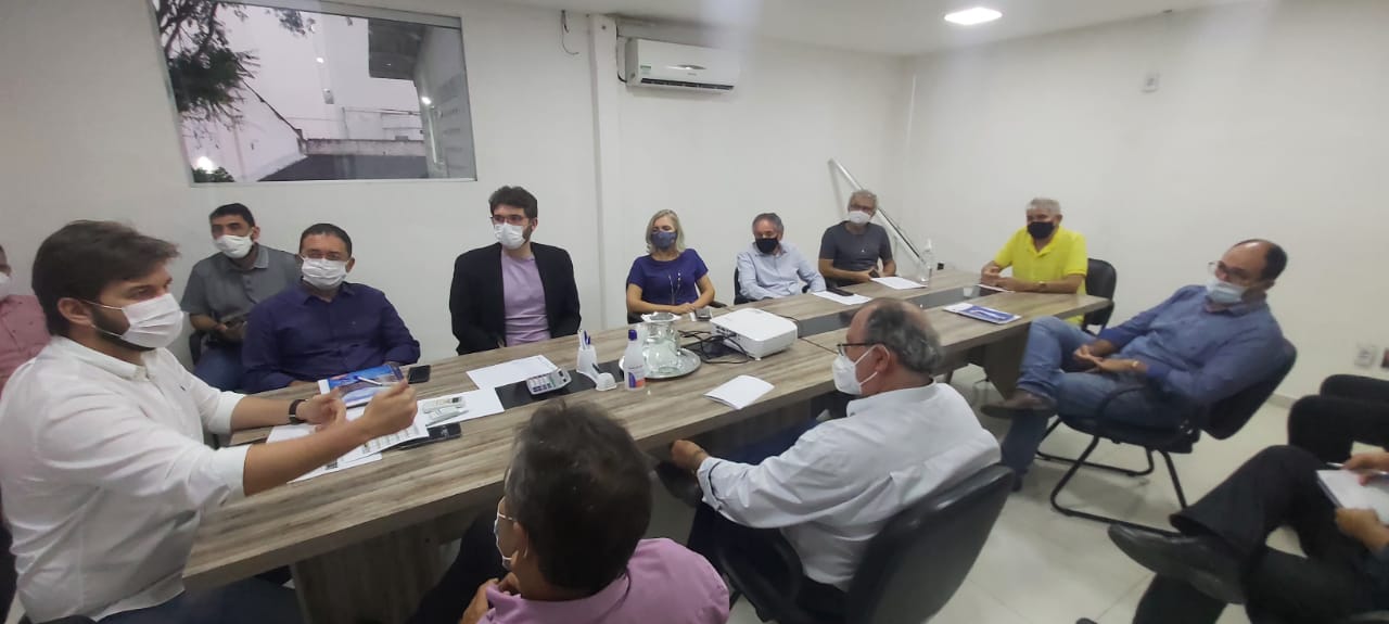 DIÁLOGO: Bruno reúne empresários e trabalhadores e contorna impasse gerado pela paralisação dos motoristas