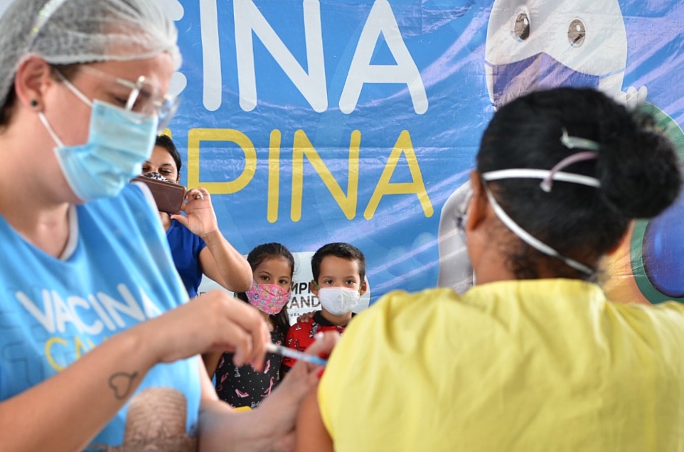 COVID-19: Enquanto aguarda nova remessa de vacinas, Campina Grande segue aplicando segunda dose, neste sábado