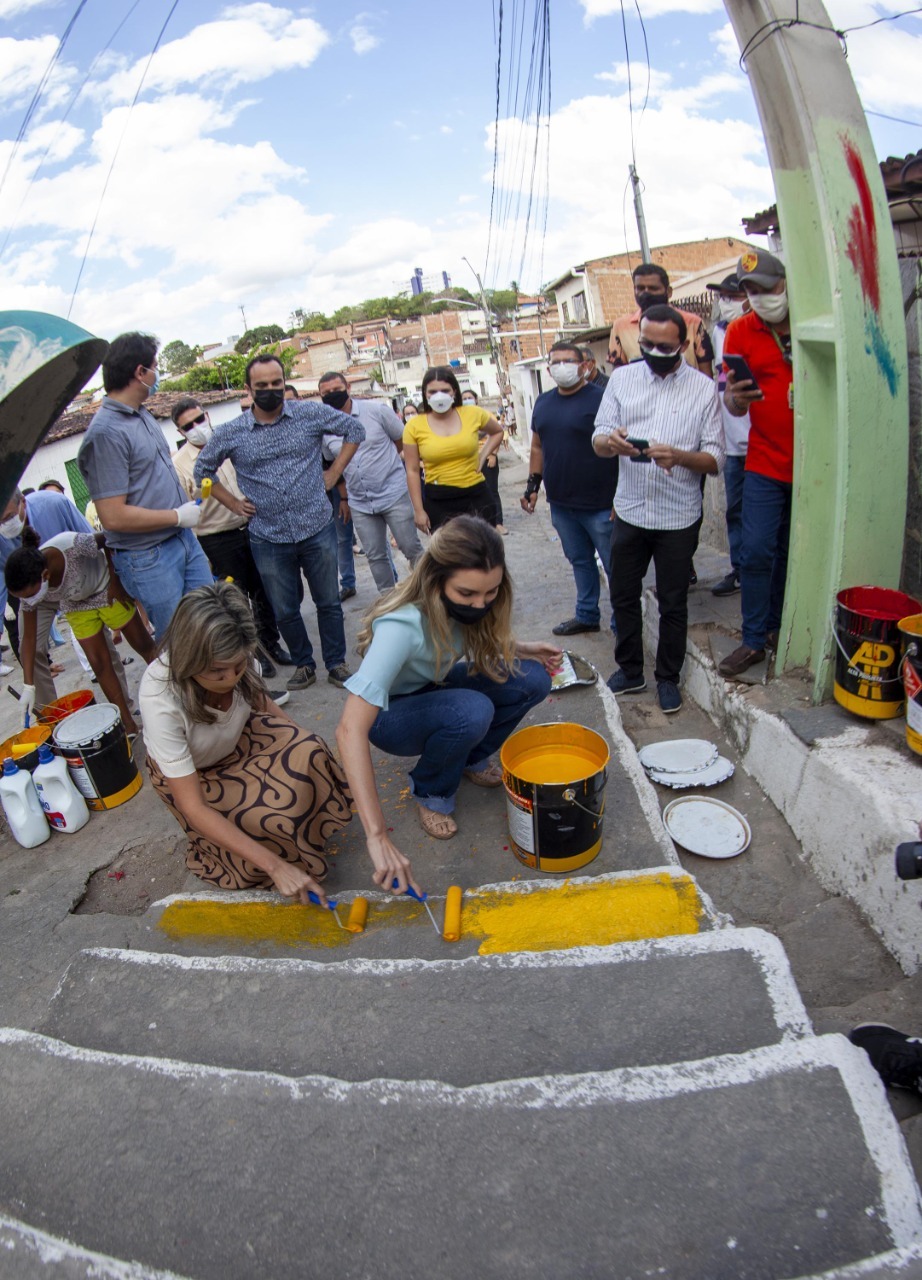 Colorindo Campina: Prefeitura lança piloto de programa em escadaria do Rosa Mística