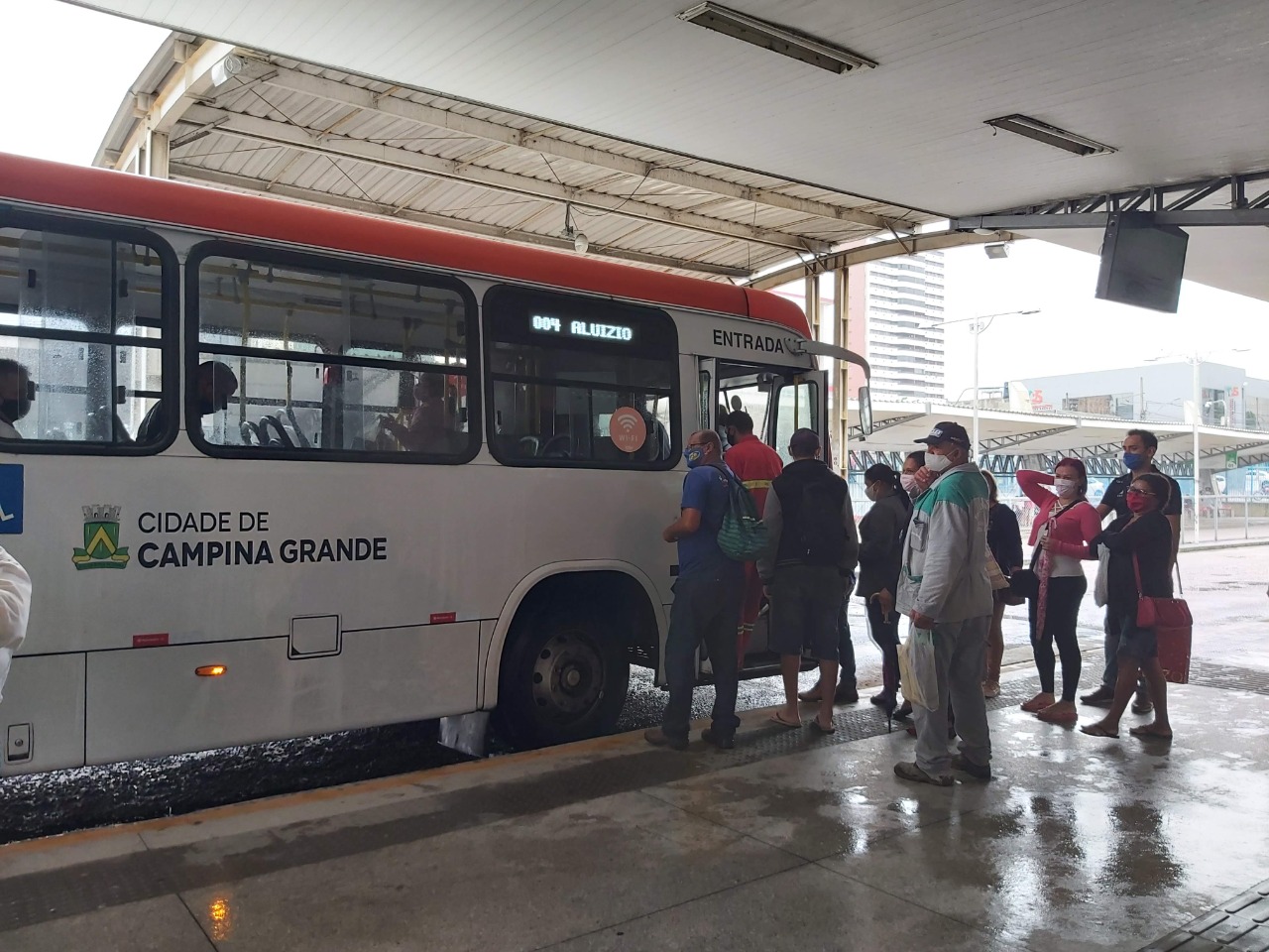 Transporte coletivo urbano irá circular com frota especial, neste feriado de 11 e 12 de outubro.
