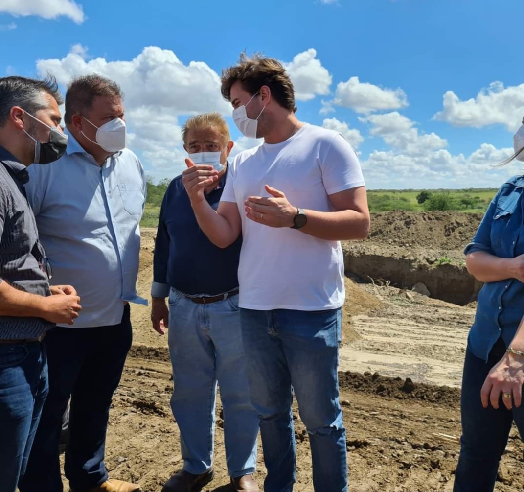 Bruno entrega açude, miniadutora e autoriza licitação para construção do canal da Ramadinha