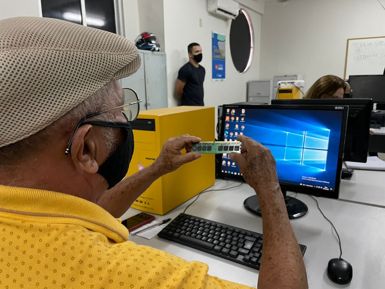 Seduc retoma curso de Letramento Digital para idosos
