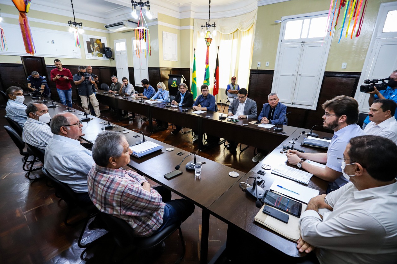 TRANSPORTE PÚBLICO: Bruno recebe empresários e estabelece metas para o setor melhorar a qualidade dos serviços à população de Campina Grande